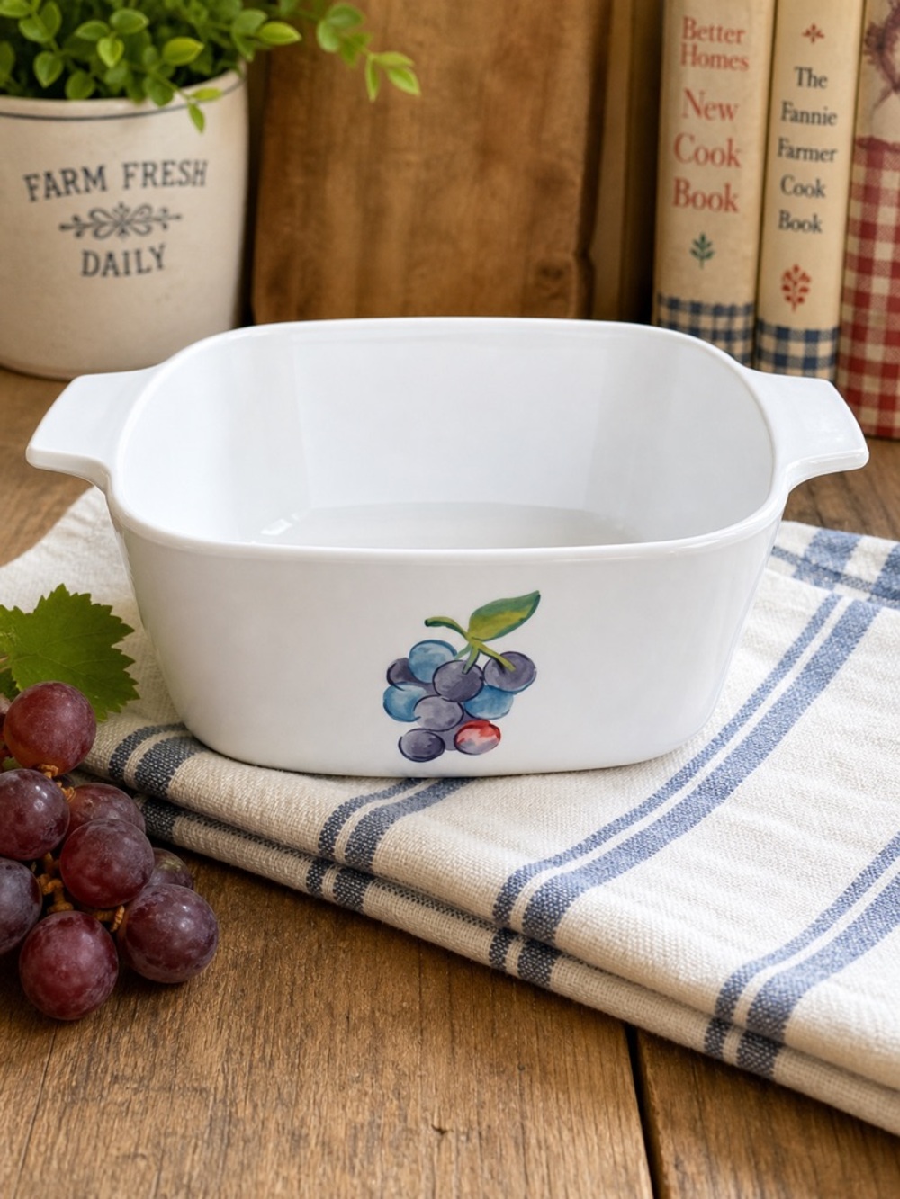 CorningWare Fruit Basket Grapes 1.5 Qt Square Casserole Dish Vintage 1970s